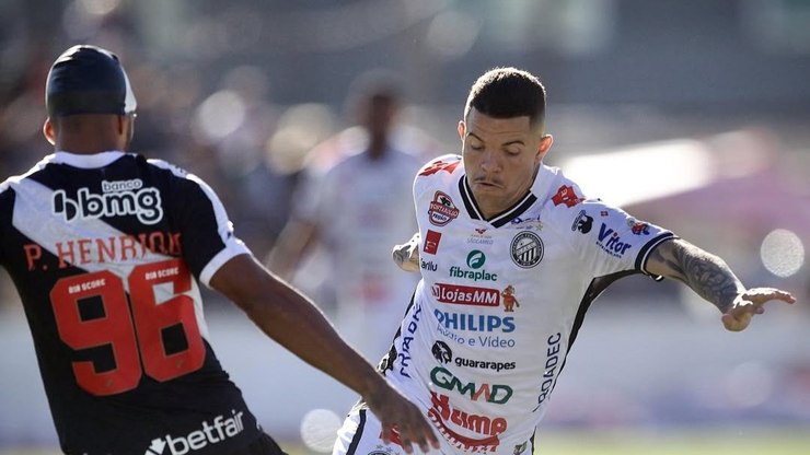 Vasco%20sai%20na%20frente%2C%20mas%20sofre%20empate%20do%20Oper%C3%A1rio
