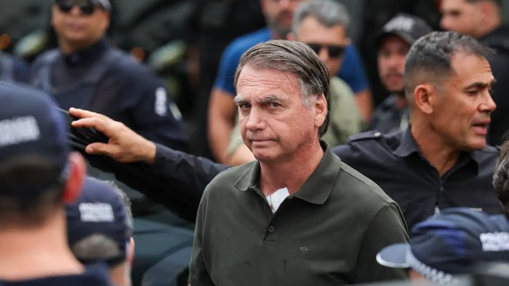 Bolsonaro passará por novo procedimento cirúrgico, diz Michelle