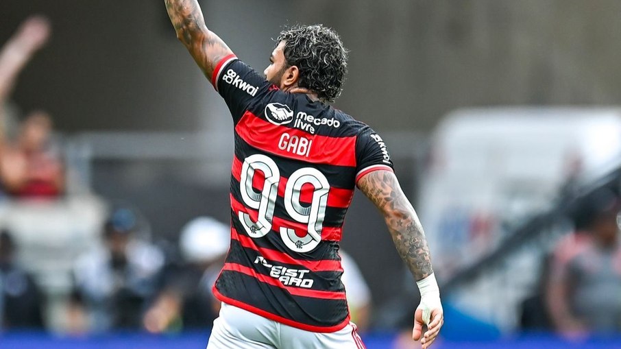 Gabigol marcou dois gols na vitória do Flamengo sobre o Atlético-MG no jogo de ida da final da Copa do Brasil