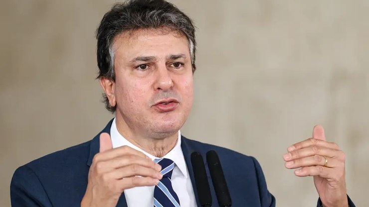 18 reais: Governo deve mudar cálculo do piso do magistério