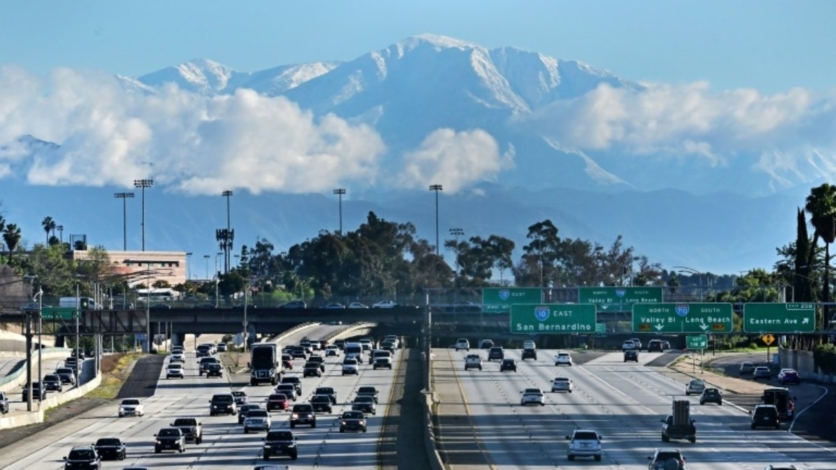 Cidade à venda na Califórnia está localizada a cerca de 3 quilômetros da fronteira com o México e aproximadamente uma hora a leste de San Diego. 