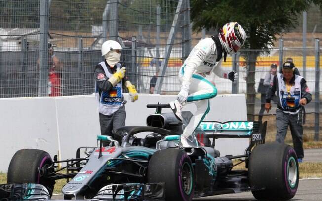 Lewis Hamilton aproveitou falha de Vettel, peitou a equipe e venceu o GP da Alemanha de 2018