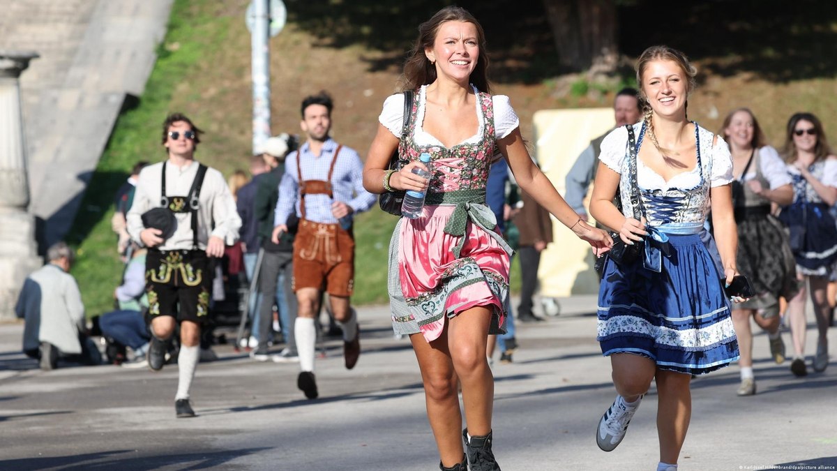 Com muito sol, cerveja e IA antiaglomeração, Munique abre Oktoberfest