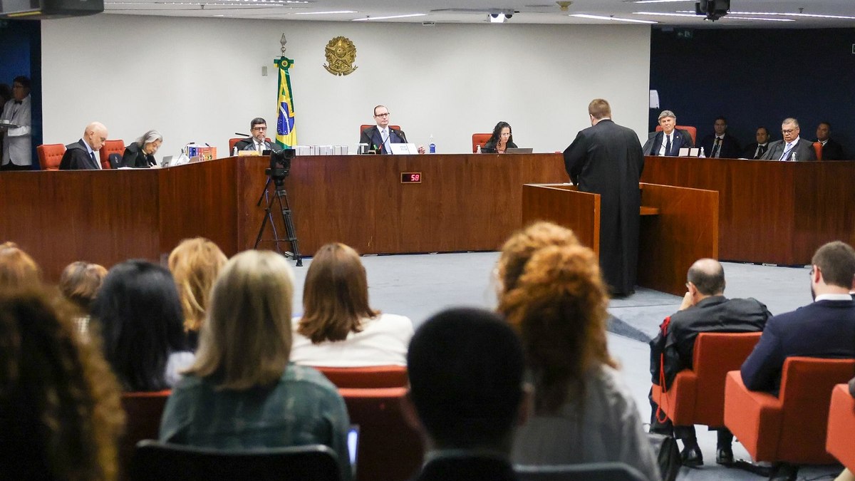 Sessão teve as sustentações orais de quatro réus Sessão teve as sustentações orais de quatro réus