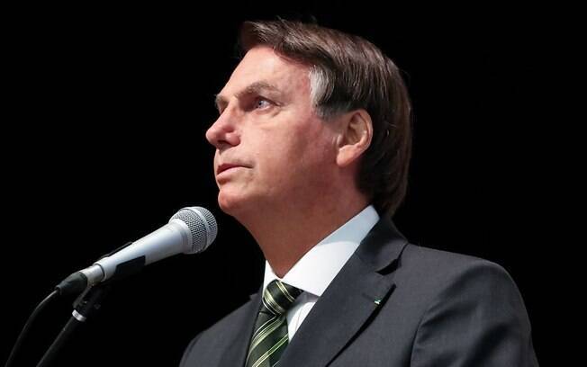 Filho de Bolsonaro é investigado por rachadinha na Alerj
