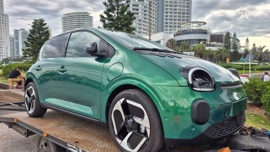 Detalhes do Twingo elétrico flagrado no Uruguai