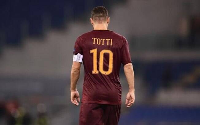 Francesco Totti deixou os gramados em maio de 2017