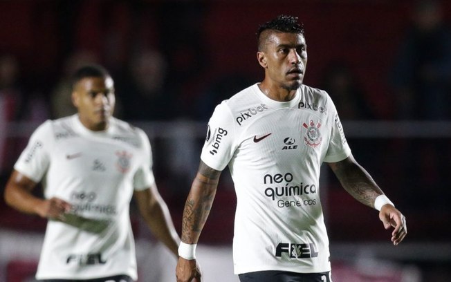 Após 10 meses afastado por lesão, Paulinho celebra retorno aos gramados em amistoso contra o Londrina