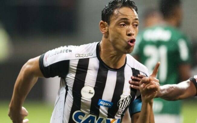 O atacante Ricardo Oliveira está na lista de reforços do São Paulo. O atacante Ricardo Oliveira está na lista de reforços do São Paulo.