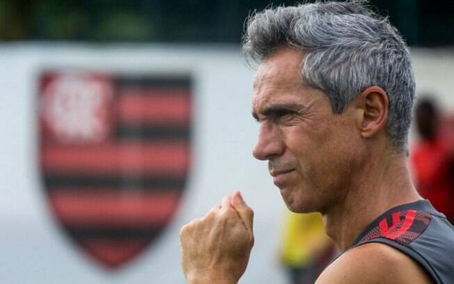 Grupo principal do Flamengo antecipa estreia em 2022, e Paulo Sousa vê trio se destacar por chance