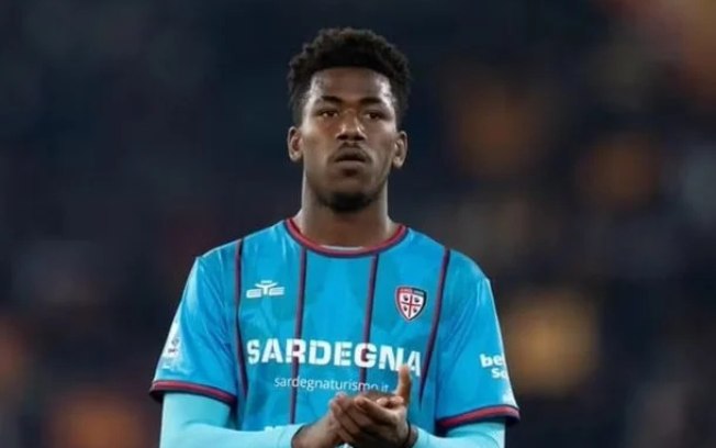 Jogador do Cagliari está em coma após se afogar em piscina Jogador do Cagliari está em coma após se afogar em piscina