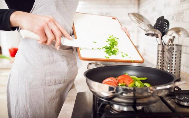 Para fazer receitas para Semana Santa sem carne você pode usar proteínas vegetais e carne branca, como peixes