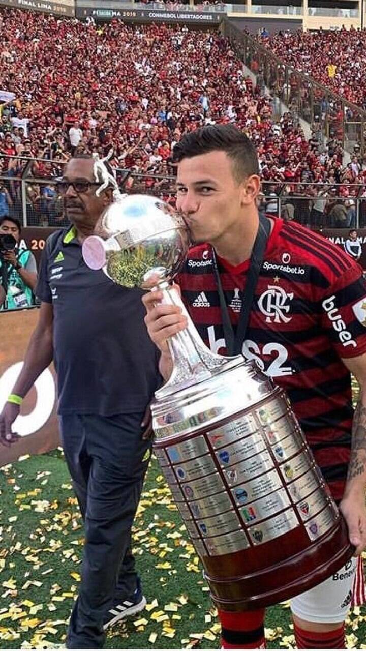 Debandada do Flamengo? Quatro jogadores negociam saída do Rubro