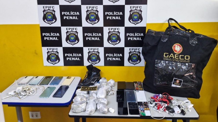 Megaoperação cumpre mais de 300 mandados contra o PCC Megaoperação cumpre mais de 300 mandados contra o PCC