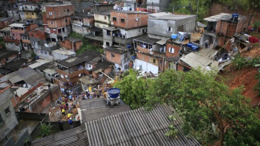 Chuvas em São Paulo causam deslizamentos de terra e desabamentos no estado
