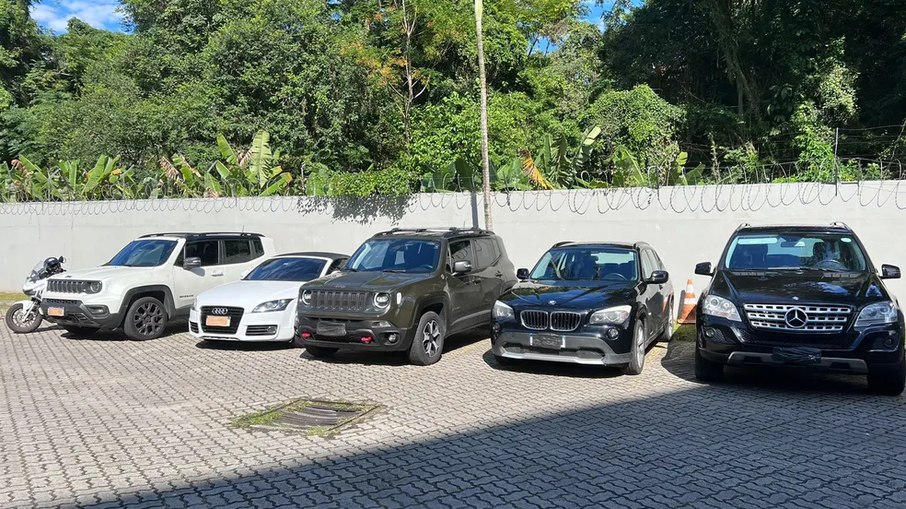 Carros apreendidos pela operação Match Point em Florianópolis