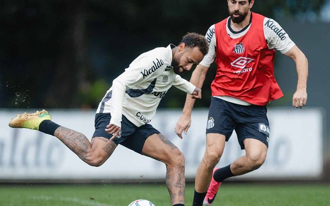 Neymar treina forte no CT Rei Pelé