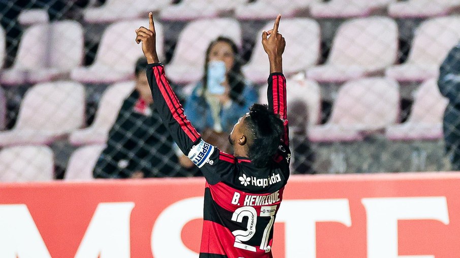 Bruno Henrique celebra gol que deu a vitória do Flamengo sobre o Cusco Bruno Henrique celebra gol que deu a vitória do Flamengo sobre o Cusco