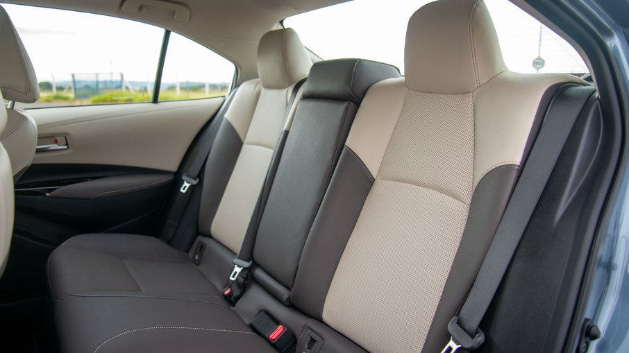 Corolla Altis Hybrid Premium