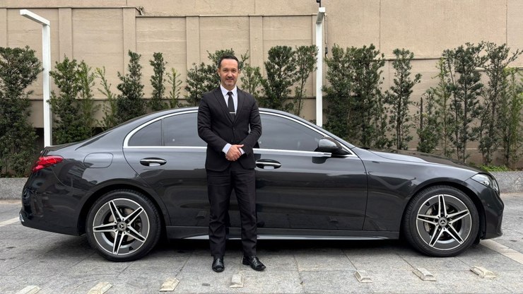 Silêncio e precisão: o cotidiano de motoristas executivos
