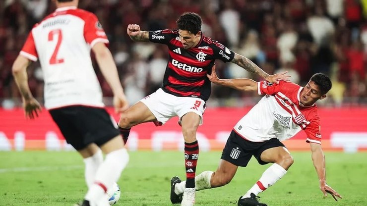 Flamengo%20conquista%20vantagem%20ap%C3%B3s%20acordo%20com%20o%20Estudiantes