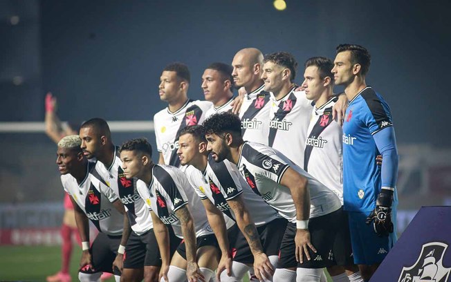 Vasco segue vivo na Copa do Brasil e surge em oitavo no Brasileirão