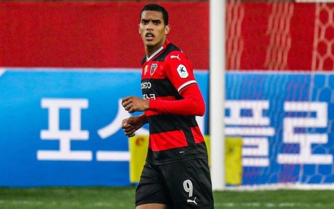 Jorge Teixeira faz primeiro gol pelo Pohang Steelers no futebol coreano