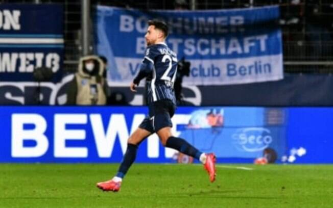 VÍDEO: Jogador faz golaço do meio de campo para garantir vitória do Bochum na Bundesliga