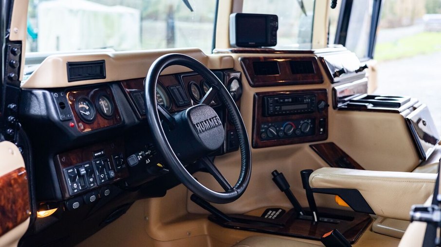 Hummer H1 do Tupac vai a leilão