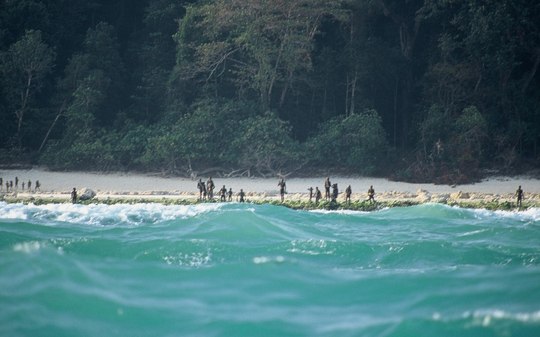Conheça a ilha mais isolada do mundo, onde entrada é proibida