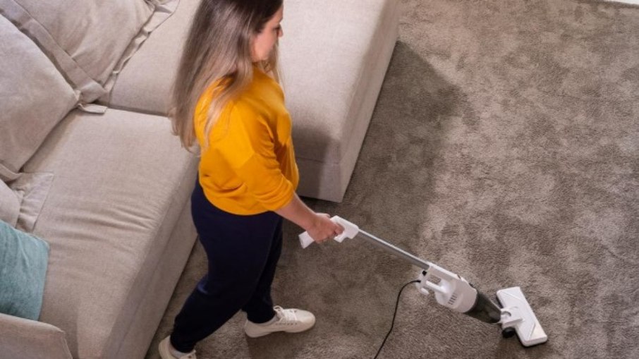 Aspirador de pó Kärcher também pode ser utilizado na função de mão Aspirador de pó Kärcher também pode ser utilizado na função de mão