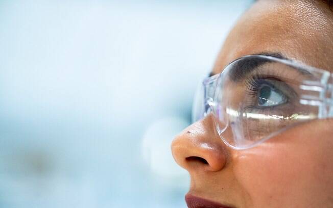 Óculos específicos podem reforçar proteção contra Covid-19