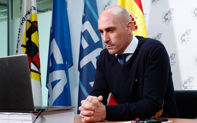 Presidente da Federação Espanhola de Futebol teria usado dinheiro da entidade em orgia