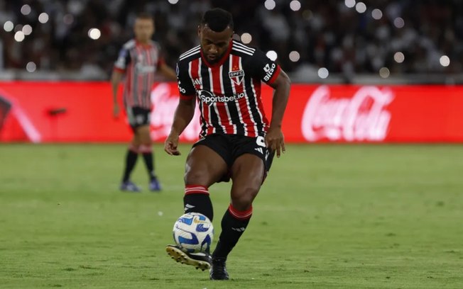 Criciúma e São Paulo tentam acerto com volante por empréstimo