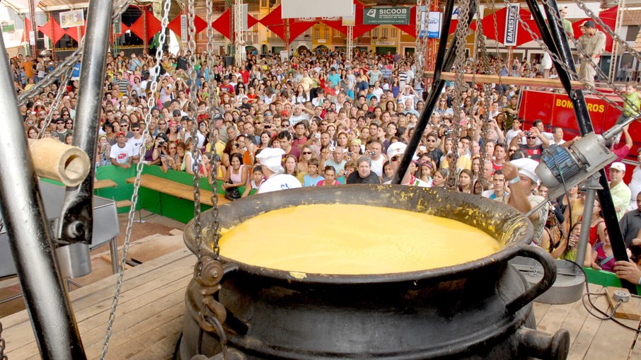O Tombo da Polenta durante a festa de Venda Nova do Imigrante (ES)
