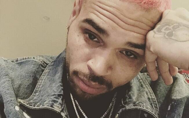 Chris Brown é solto na França após acusação de estupro