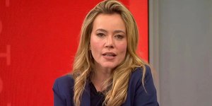 Âncora da GloboNews se emociona ao revelar dramas familiares