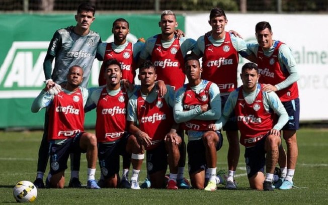 Palmeiras retorna de viagem durante a madrugada e já treina de olho no Athletico-PR