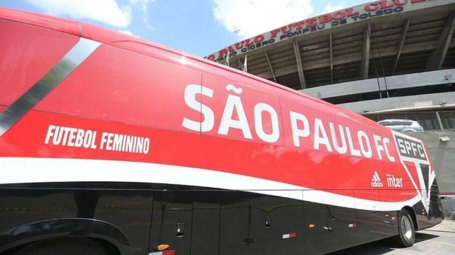 Ônibus do São Paulo foi alvo de ataque de torcedores