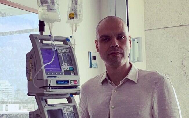 Prefeito de São Paulo, Bruno Covas, voltou ao hospital para mais sessões de quimioterapia. 