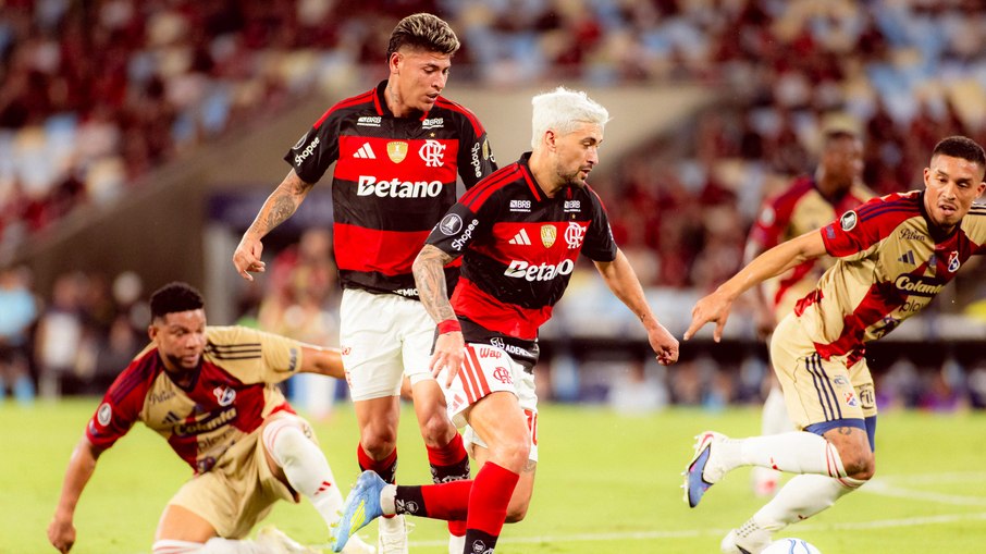 Flamengo e Independiente Medellín no jogo de ida no Maracanã
