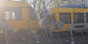 Dois trens batem de frente e deixam 5 em estado grave