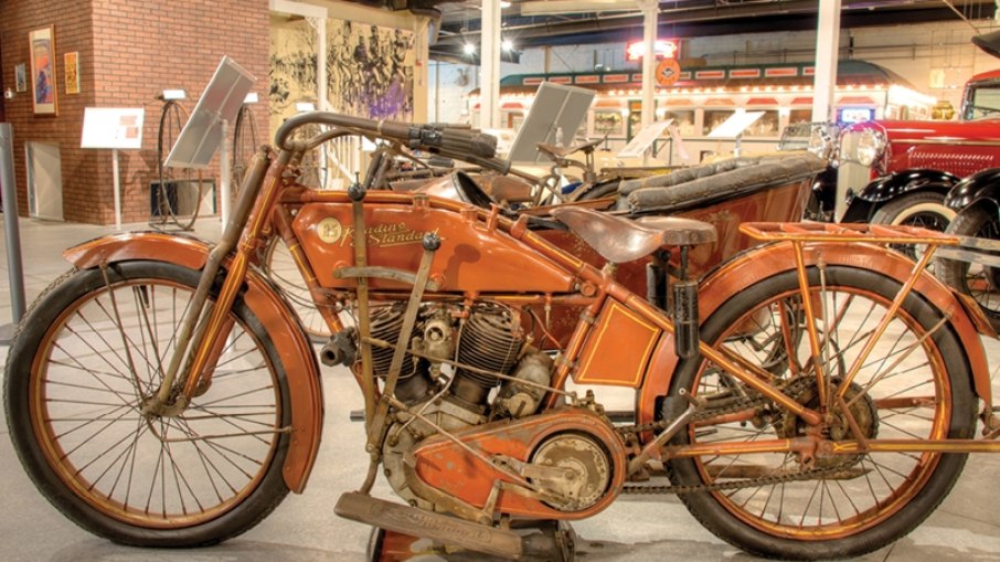 A Reading Standard 1916 é uma motocicleta de alto desempenho que foi muito popular para corridas de época