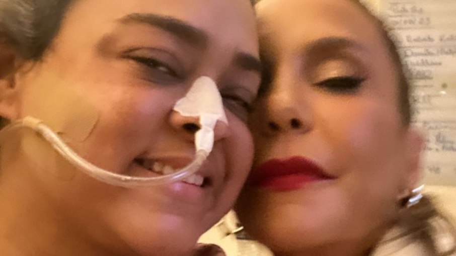 Preta Gil recebe visita de Ivete Sangalo em hospital