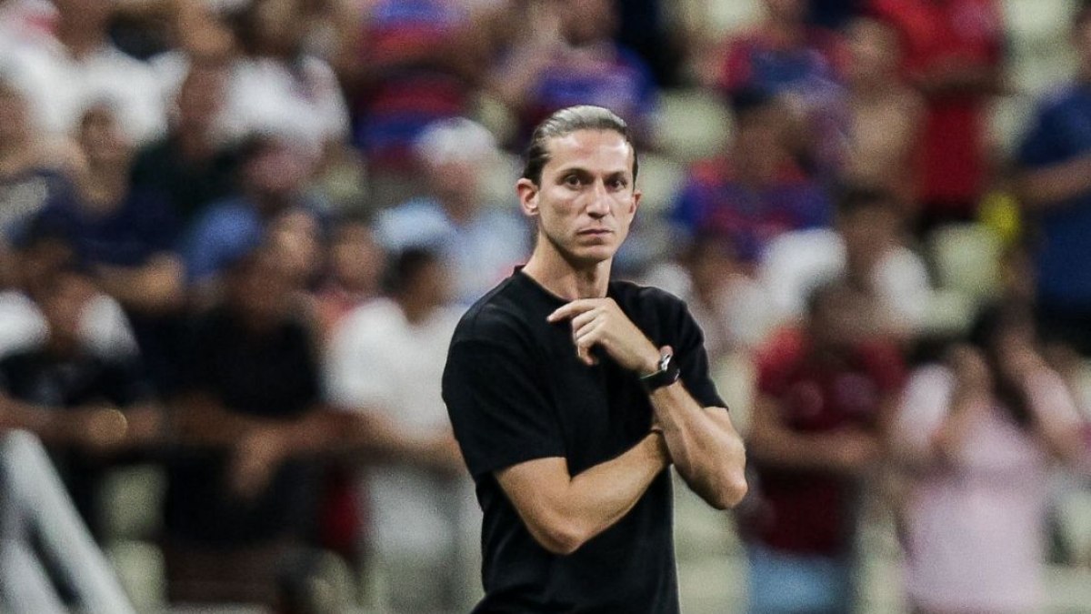 Filipe Luís criticou atuação da equipe no primeiro tempo Filipe Luís criticou atuação da equipe no primeiro tempo