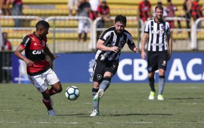 Lance de Flamengo x Botafogo no clássico carioca da quarta rodada do Brasileirão