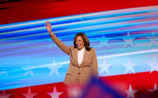 A vice-presidente e candidata à presidência dos Estados Unidos, Kamala Harris, no primeiro dia da Convenção Nacional Democrata (DNC) em Chicago, em 19 de agosto de 2024