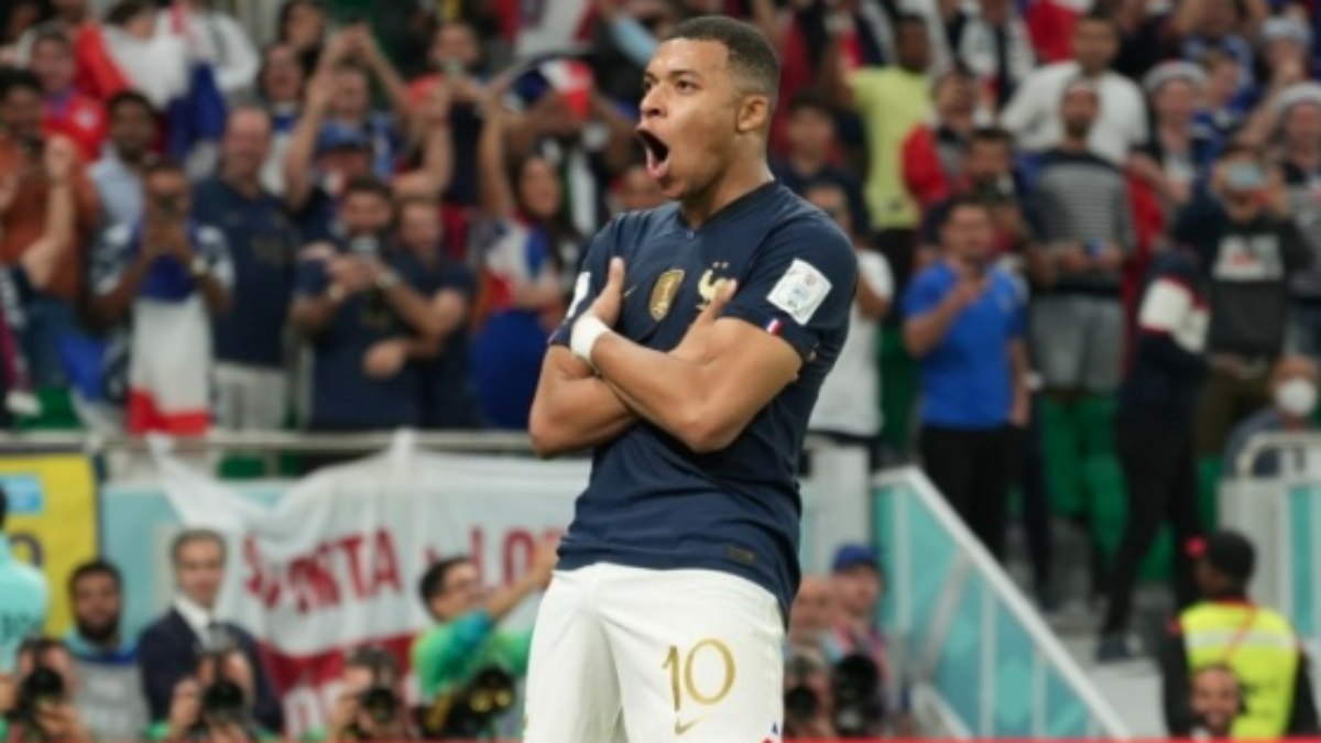 Mbappé marcou dois gols contra a Polônia