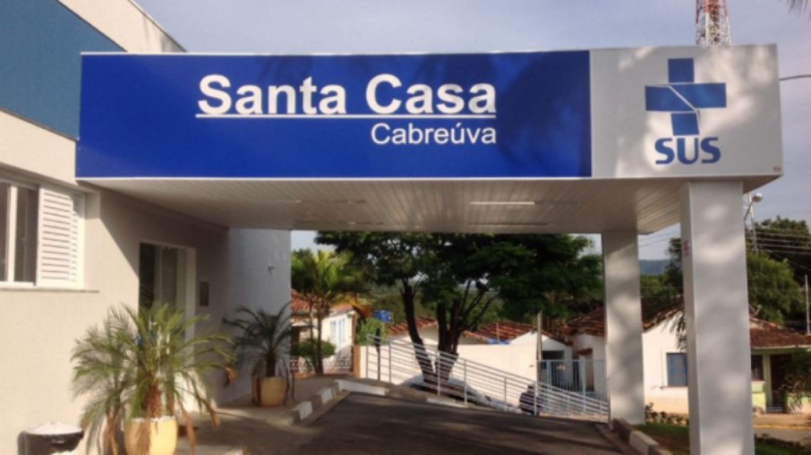 Mãe e o bebê foram levados para a Santa Casa de Cabreúva