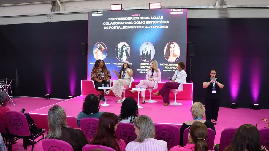Palco Elas Conectam na CIW 2026